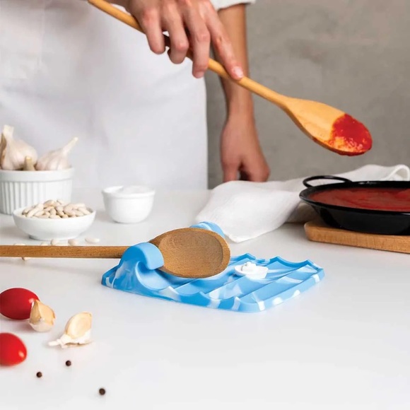Ototo Wavy Silicone Spoon Rest - Picture 2 of 6
